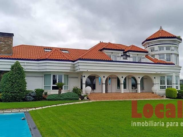 Casa chalet en Venta en Suances