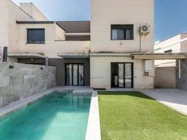 Casa chalet en Venta en Sur PAU 4