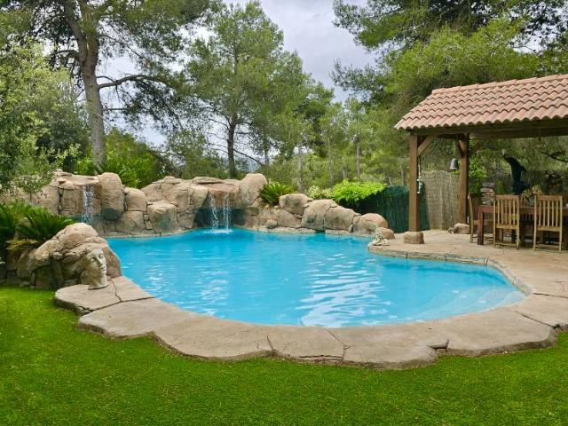 Casa chalet en Alquiler en Begues