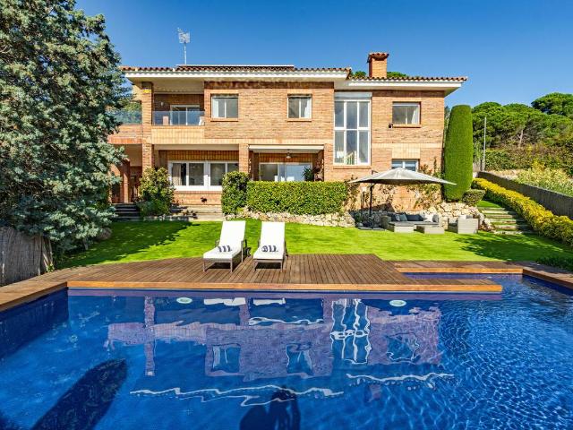 Casa chalet en Alquiler en Les Bilbenyes