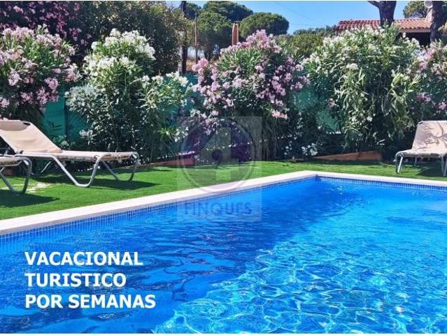 Casa chalet en Alquiler en Los Pinos Politur