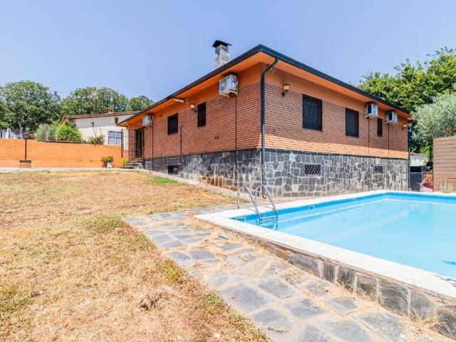 Casa chalet en Alquiler en Mira sol