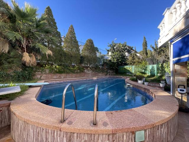 Casa chalet en Alquiler en Montmar