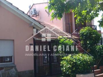 Casa Chalet • m² • 3 Ambientes