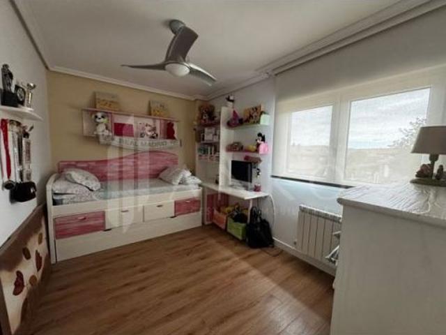 Casa / Chalet pareado en venta en Calle Pío Baroja s/n, Torres de la Alameda