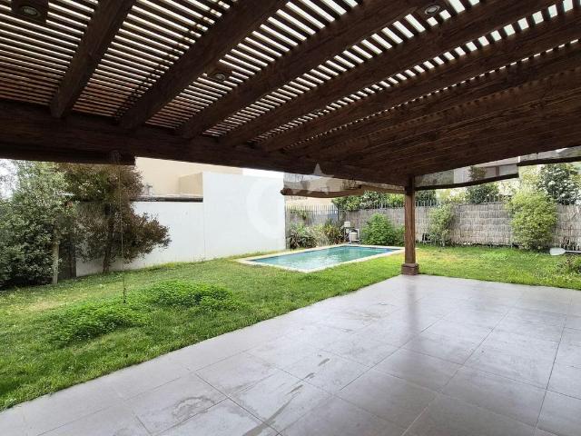 Casa Chicureo | Piscina, Gran Jardín y Sala de Estar | 3 dormitorios por 10790.00 en Colina