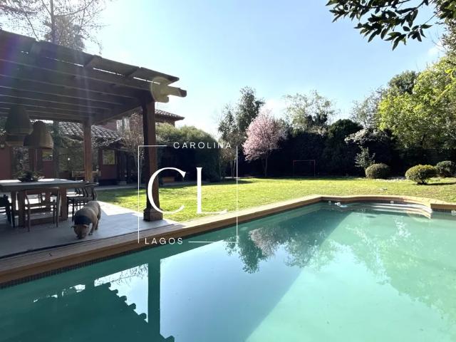Casa Chilena, Condominio, Sector La Laguna, Oriente