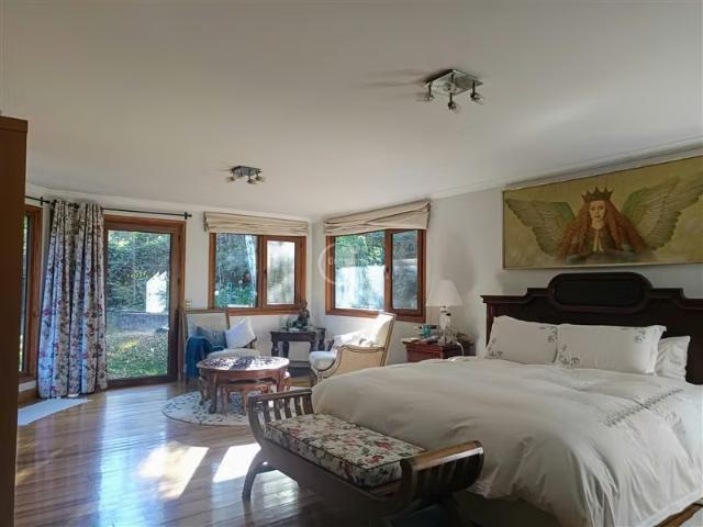 Casa chilena, desnivles 240 m2, quincho, pozo agua propia | 4 dormitorios por 17850.00 en Curacaví