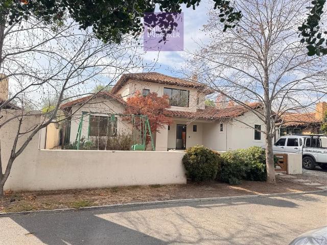 Casa Chilena En Arriendo Con 4 Dormitorios