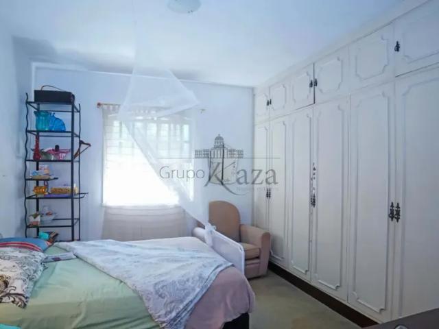 Casa Cidade Jardim 5 Dormitórios 330m²