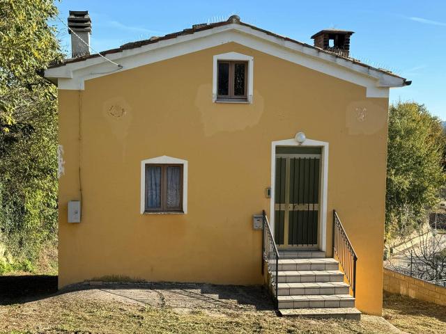 Casa cielo terra in vendita a Amandola, Collinare