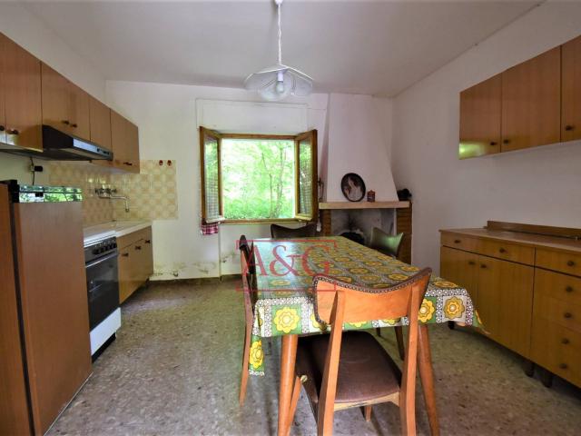 Casa cielo terra in vendita a Amandola, Montagna