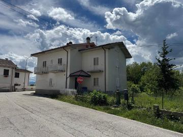 Casa cielo terra in vendita a Comunanza, Montana