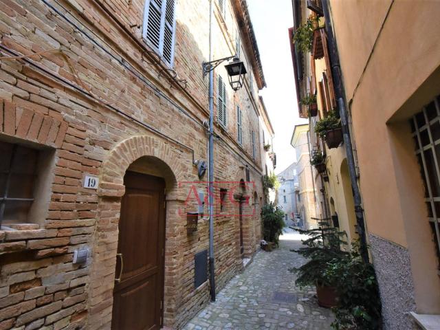 Casa cielo terra in vendita a Monte Giberto, Centro