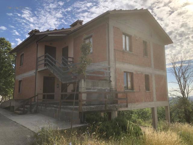 Casa cielo terra in vendita a Montemonaco, Montana
