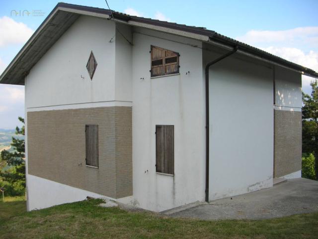 Casa cielo terra in vendita a Montefalcone Appennino, Luogo di Sasso
