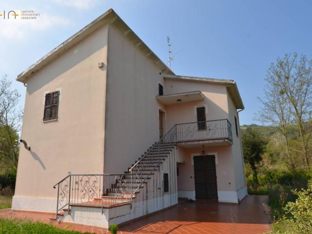Casa cielo terra in vendita a Montefiore dell'Aso, Menocchia