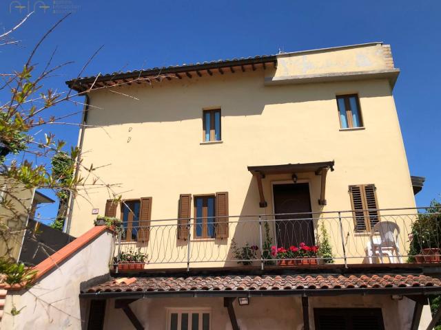 Casa cielo terra in vendita a Roccafluvione, Centrale / Centro Storico
