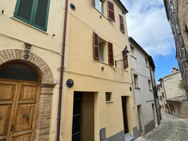 Casa cielo terra in vendita a Rotella, Centrale / Centro Storico