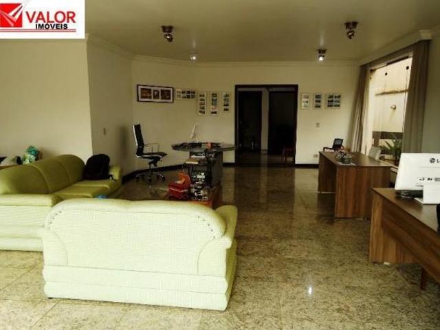 CASA CINEMATOGRAFICA CITY CAXINGUI ACABAMENTO REFINADO EM PISO EM MARMORE, PISO FRANCES IMPORTADO