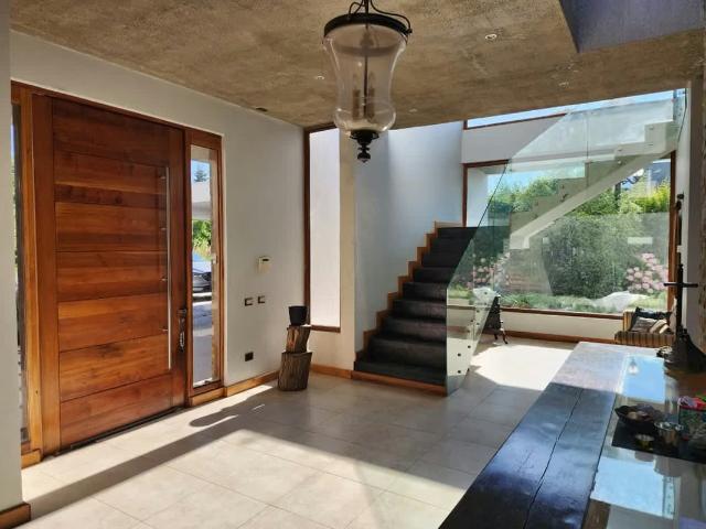 CASA Club de Golf Los Lirios | 7 Dormitorios por 23000.00 en Requínoa