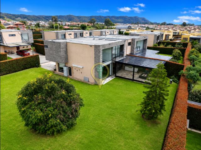 Casa Club House Serrato Cota Venta o Arriendo $ 9.500.000