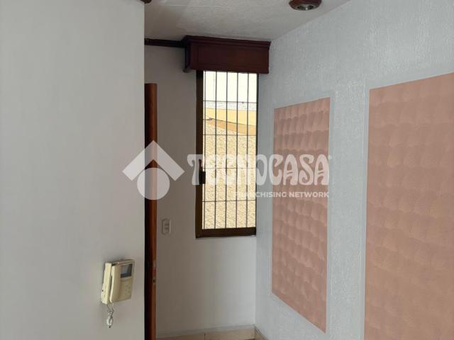 CASA AV. VALLE DE SANTIAGO, COL. VALLE DE ARAGON