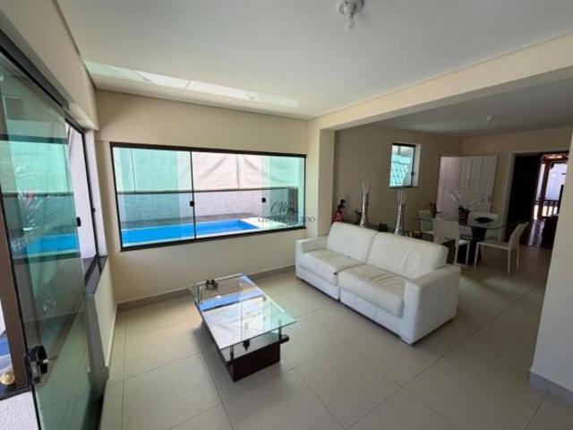 Casa colonial a uma quadra da orla da lagoa central de Lagoa Santa! Oportunidade!