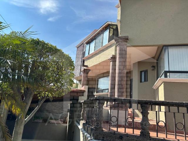 Casa en venta de tres rec?maras y sal?n de eventos en Balcones Coloniales
