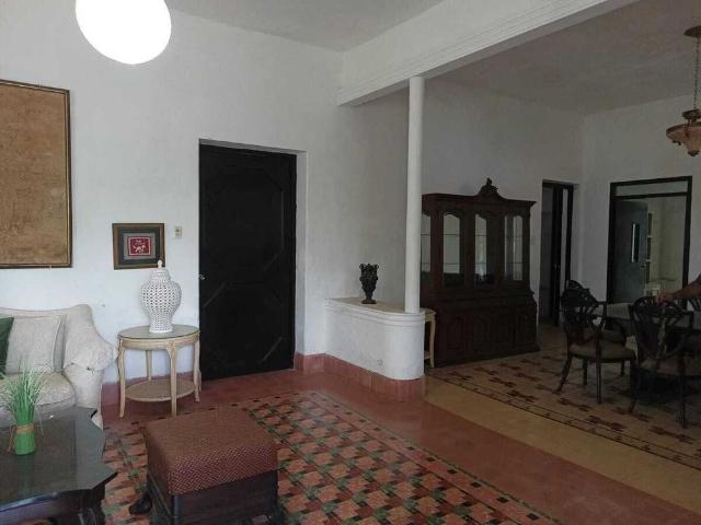 Casa colonial en renta en García Ginerés