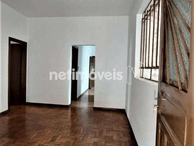 Casa Colonial Espaçosa com Excelente Localização!