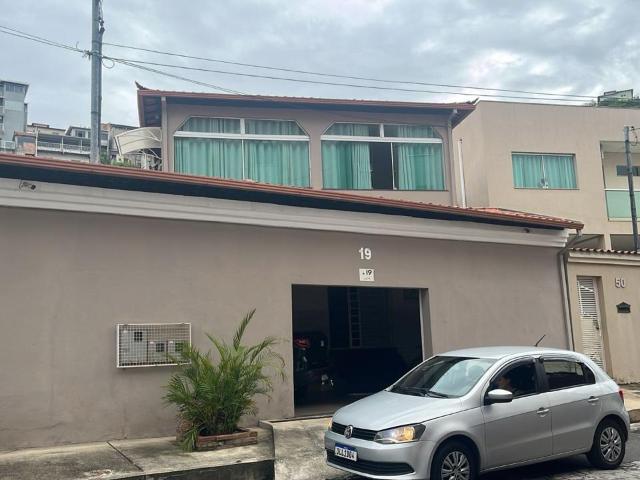 Casa colonial individual nao geminada