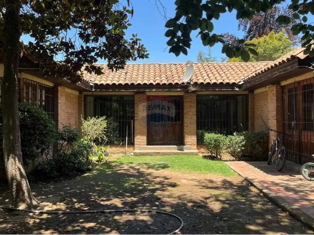 Casa colonial + quincho + piscina | 4 dormitorios por 11600.00 en Machalí