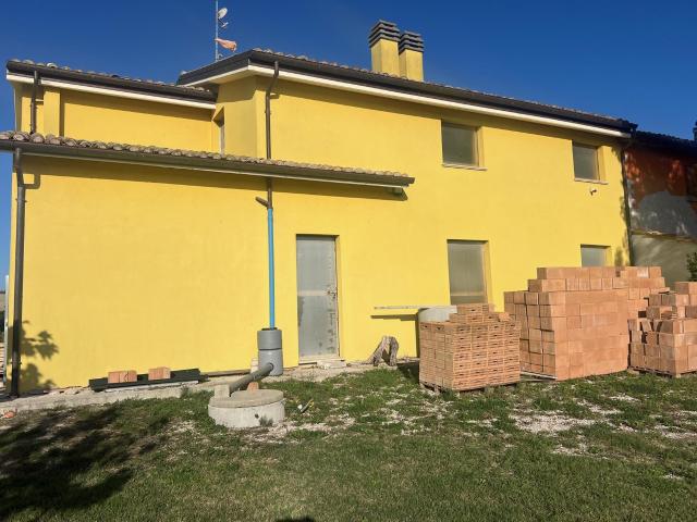 Casa colonica nelle splendide colline di Montefelcino 320m² Montefelcino