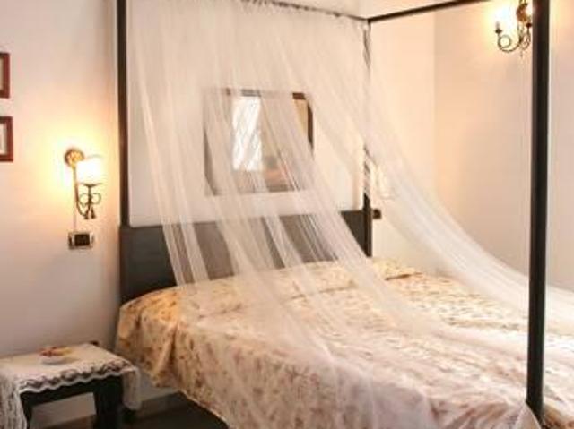 Casa colonica in vendita a Valtopina
