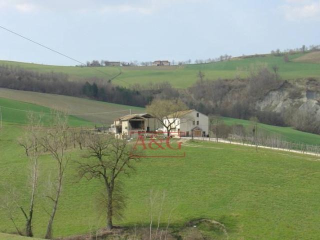 Casa colonica in vendita a Amandola, Campagna