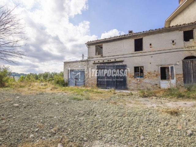 Casa colonica in vendita a Loro Piceno