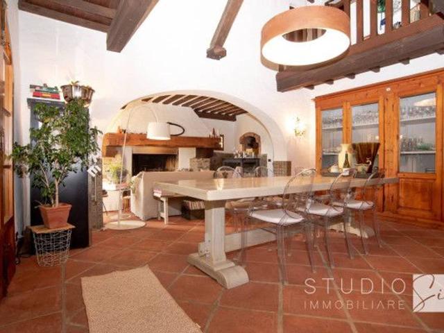 Casa colonica in vendita a Pistoia
