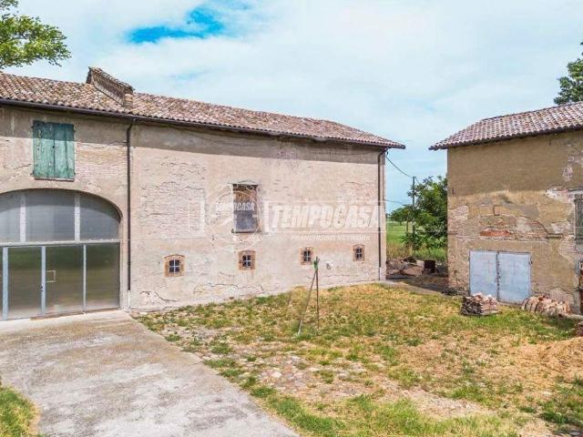 Casa colonica in vendita a Reggio Emilia