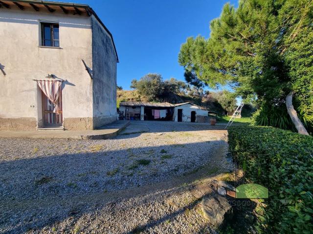 Casa colonica in vendita in Toscana, in posizione dominante. 150m² Montopoli in Val d'Arno