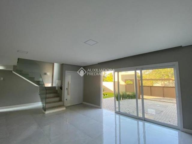 Casa com4 dormitorios Bairro São José