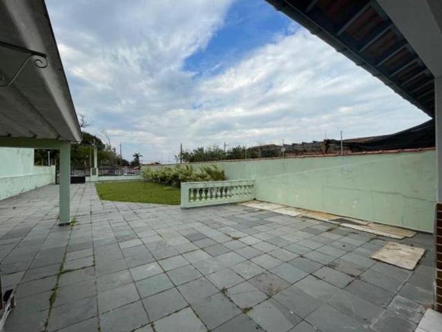 Casa com 400 m² de Terreno no Centro – Ideal para Piscina e Jardim