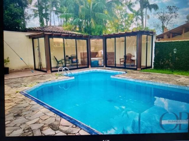 Casa com 450 m² terreno, 3 quartos à venda em Silop