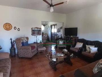 Casa com 4 dormitórios à venda, 276 m² por R$ 1.300.000,00 Centro Cravinhos/SP
