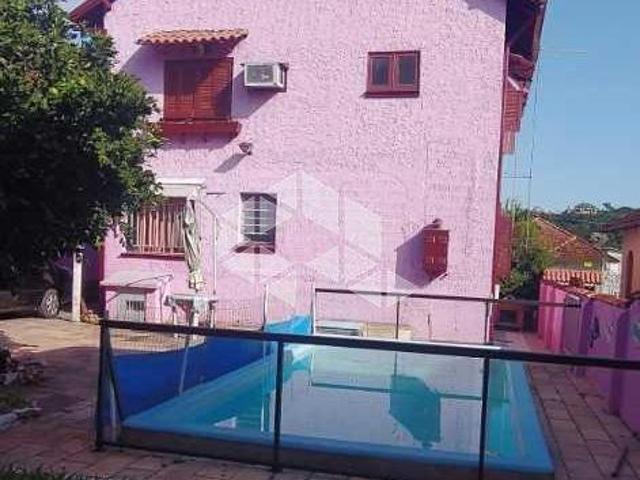 Casa com 4 dormitórios na Vila dos Comerciários e Pátio Arborizado