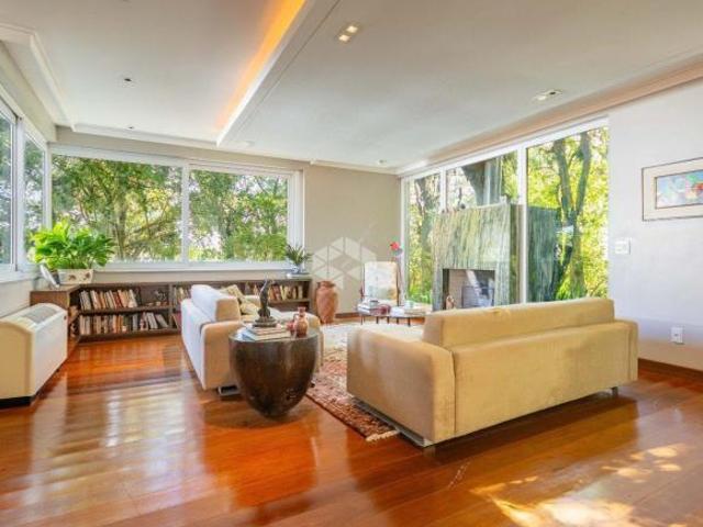 Casa com 4 dormitórios no bairro Vila Assunção em Porto Alegre