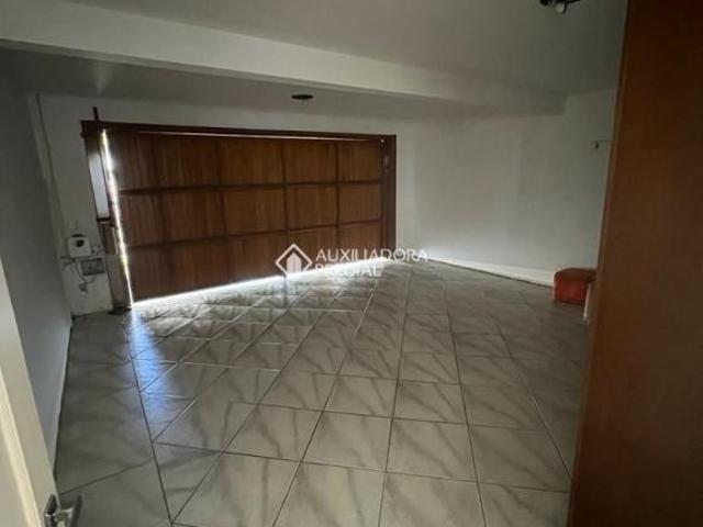 Casa com 4 dormitórios no bairro Pinheiro