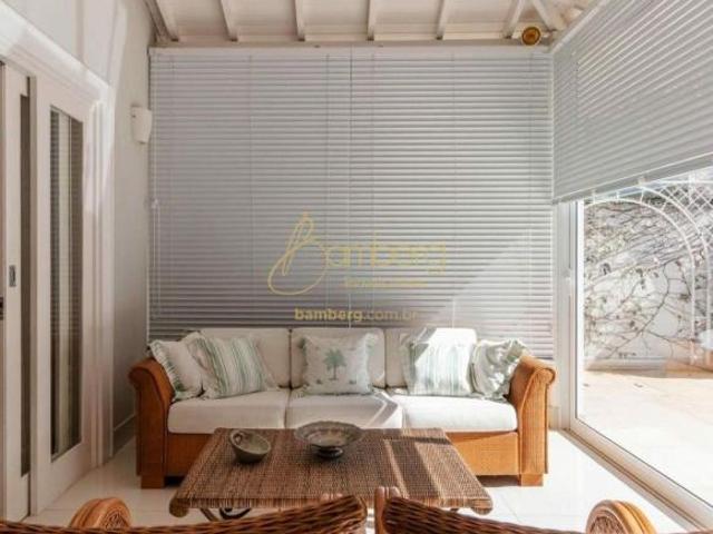 Casa Com 4 Dormitórios No Jardim Guedala. Em Rua Fechada Ao Lado Da Praça Vinicius De Moraes