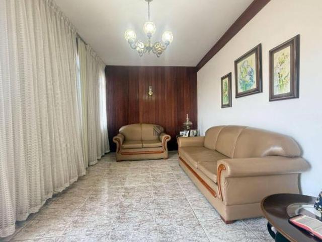 Casa com 4 dormitórios à venda, 185 m² por R$ 650.000,00 São Bernardo Juiz de Fora/MG