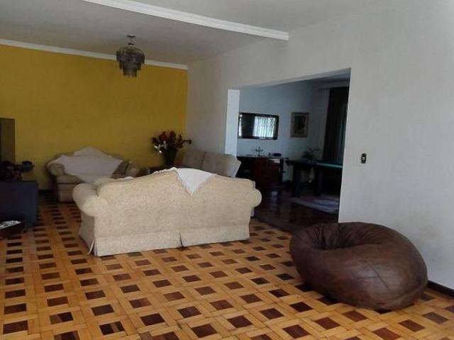 Casa com 4 dormitórios à venda, 200 m² Parolin Curitiba/PR